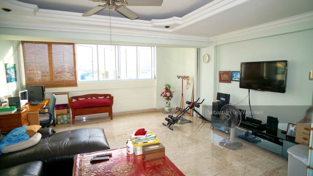 Blk 712 Hougang Avenue 2 (Hougang), HDB Executive #135933252